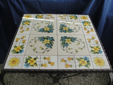 tavolo decorato con fiori